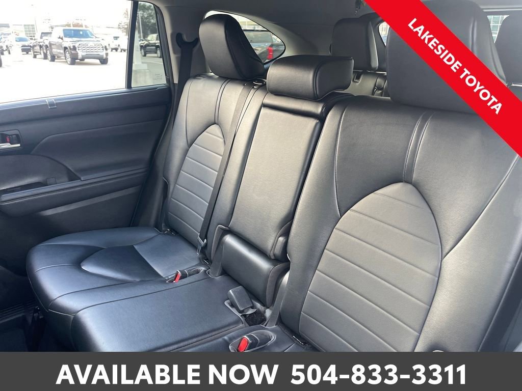 Used 2023 Toyota Highlander XLE image 20