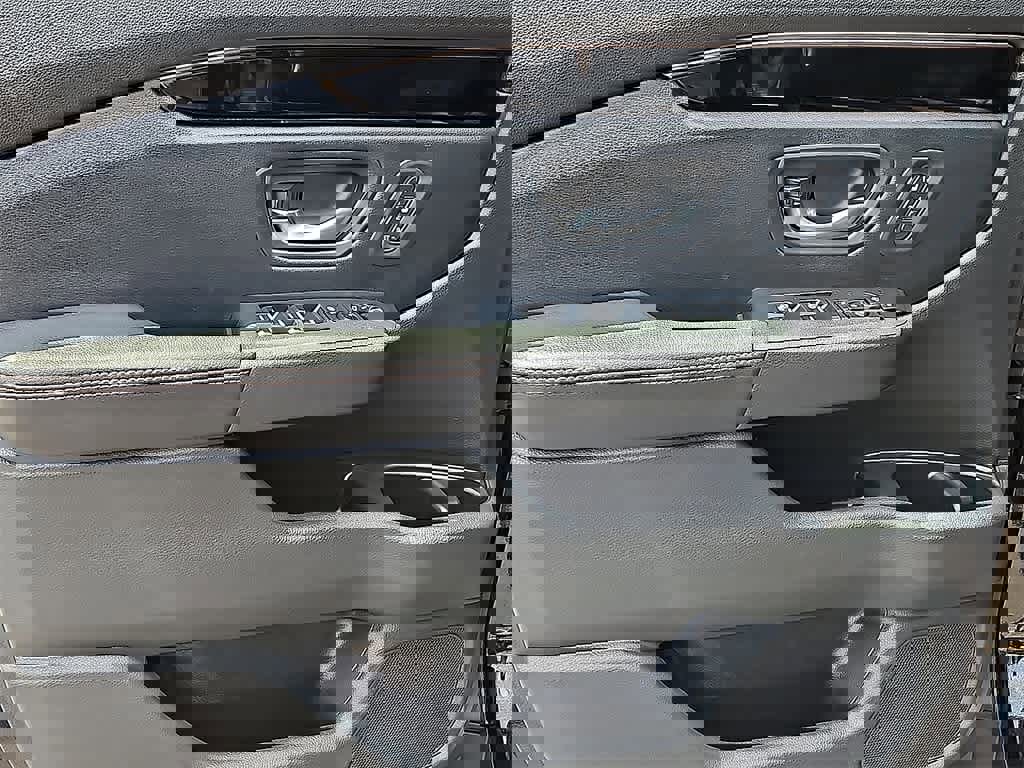 New 2025 Honda Pilot TrailSport image 10