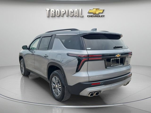 Used 2025 Chevrolet Traverse LT FWD image 2