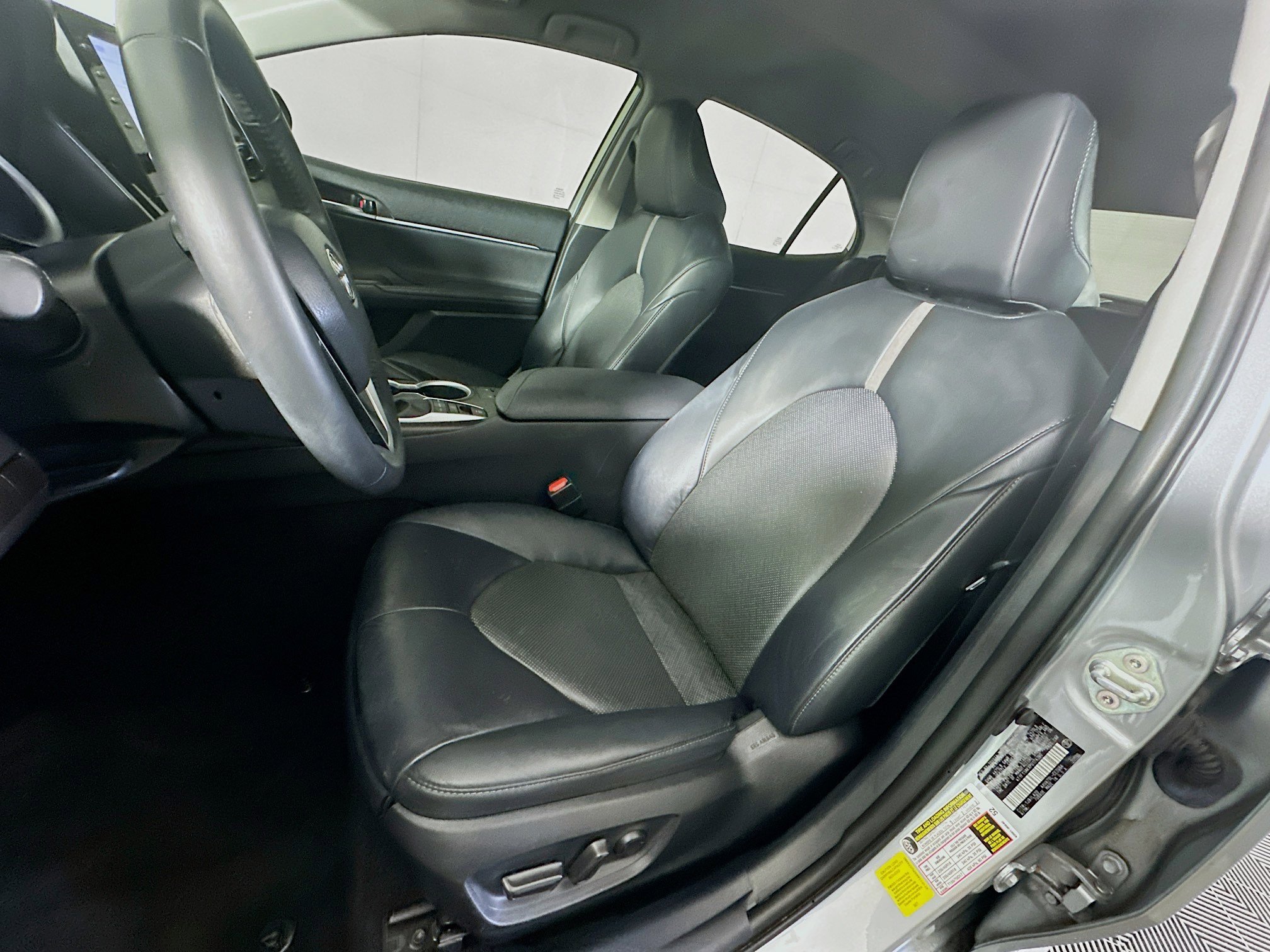 Used 2023 Toyota Camry XLE image 13