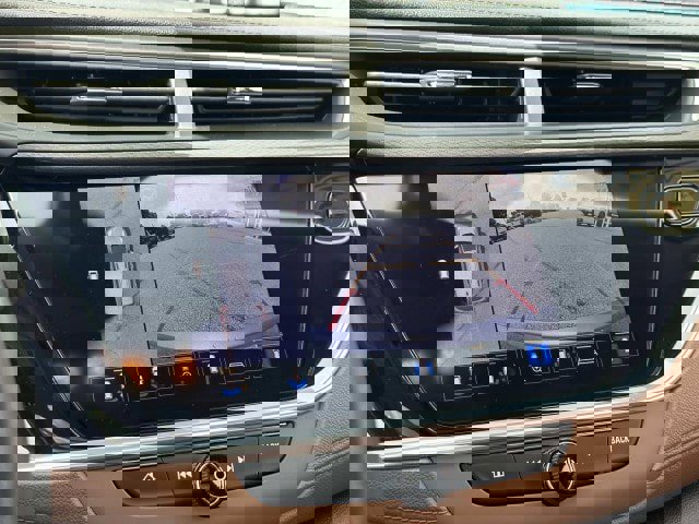 Used 2021 Buick Encore GX Essence w/ Advanced Technology Package image 20