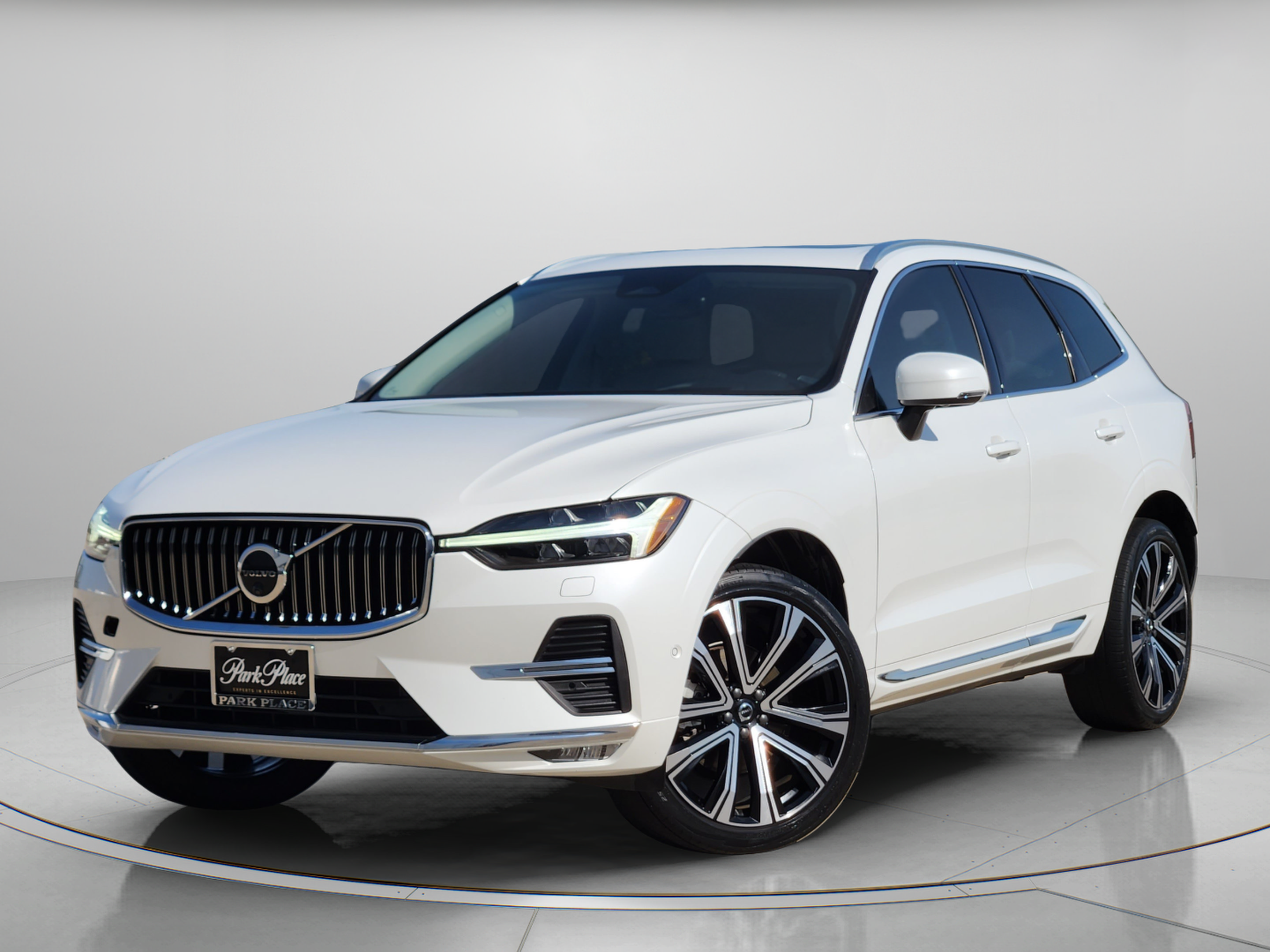 Used 2023 Volvo XC60 B5 Ultimate w/ Climate Package
