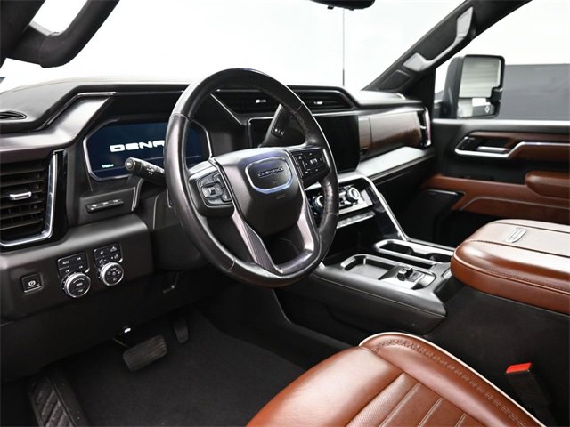 Used 2025 GMC Sierra 2500 Denali Ultimate image 12