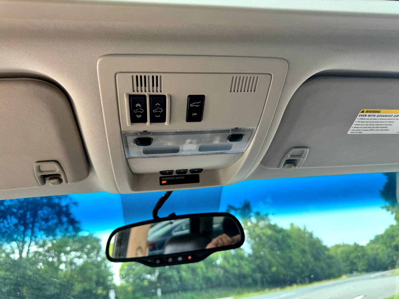 Used 2012 GMC Yukon Denali image 18