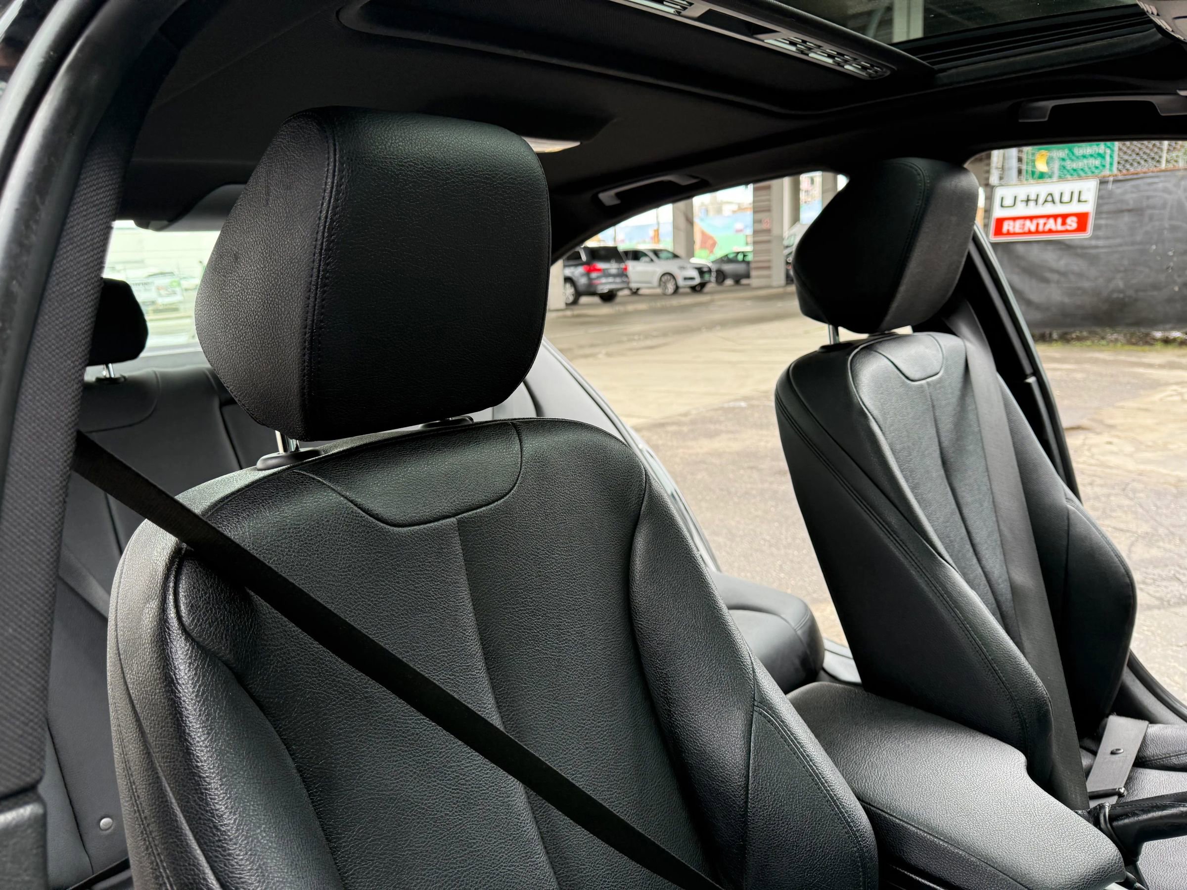 Used 2015 BMW 320i Sedan RWD image 22