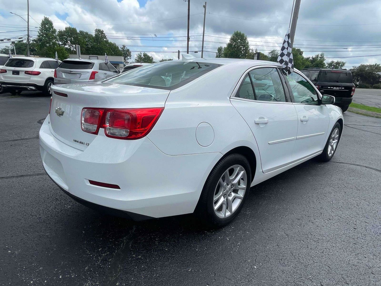 Used 2016 Chevrolet Malibu LT w/ Power Convenience Package FWD image 8