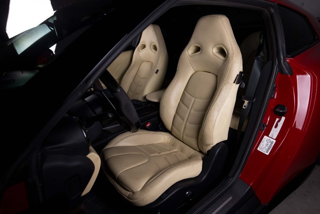 Used 2018 Nissan GT-R Premium AWD/4WD image 11