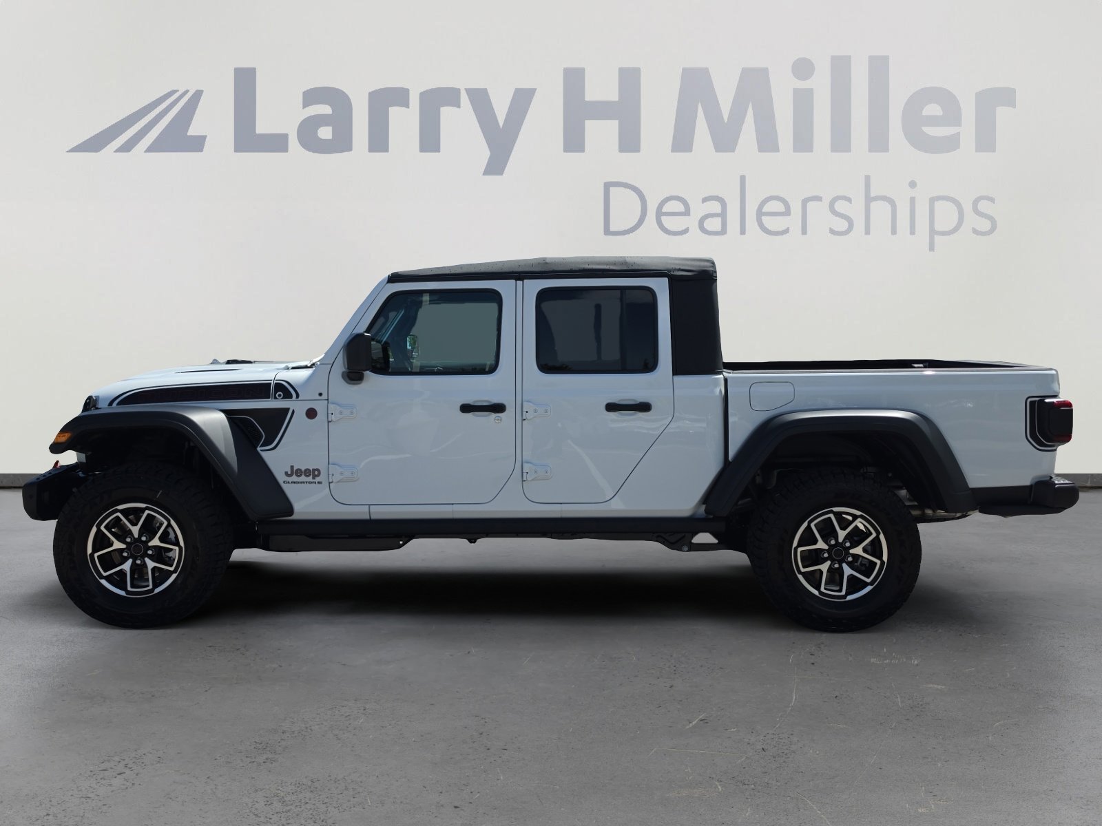 New 2026 Jeep Gladiator Rubicon AWD/4WD image 2