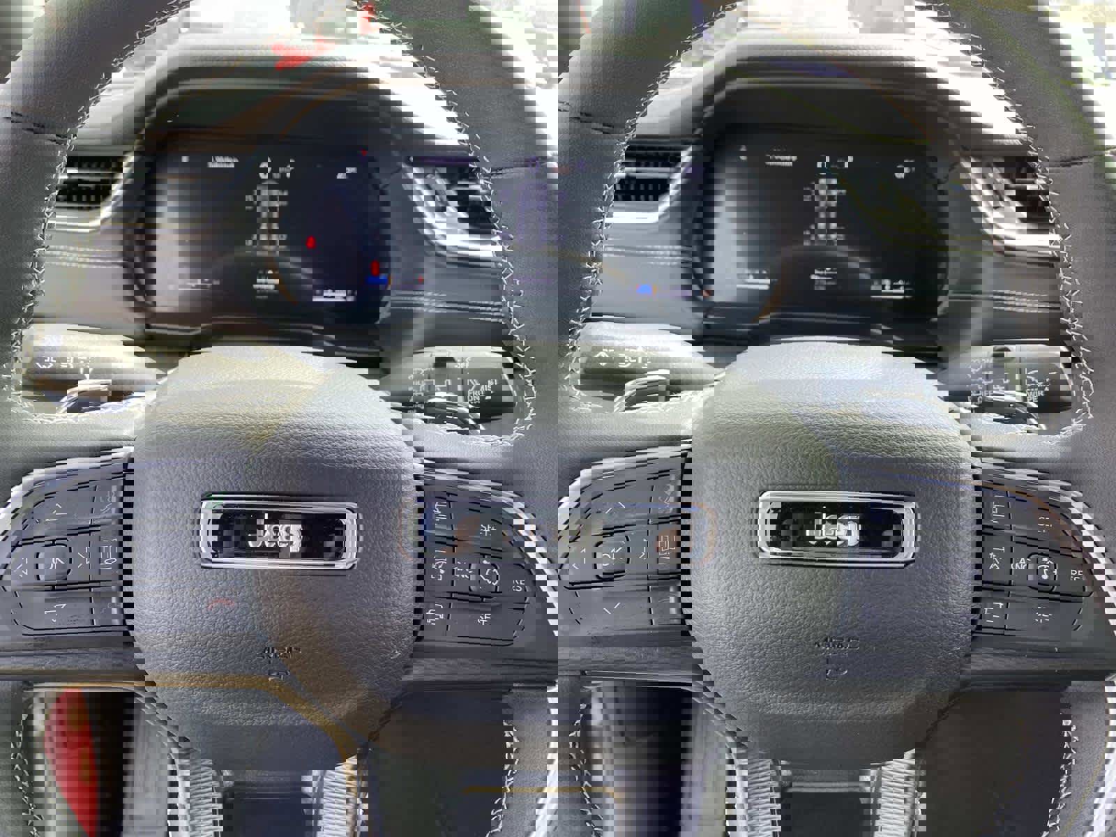 Certified 2024 Jeep Grand Cherokee Altitude image 15