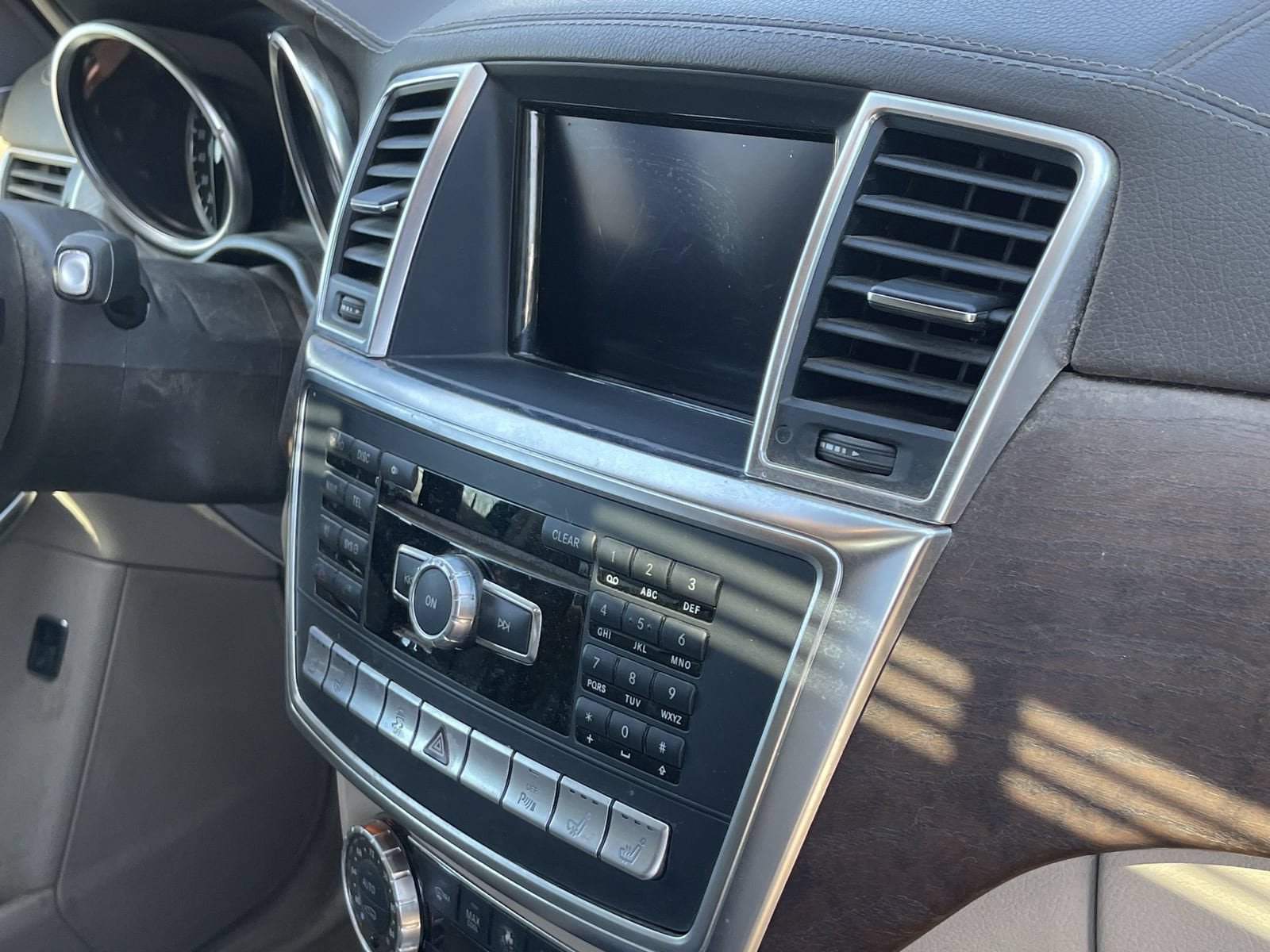 Used 2014 Mercedes-Benz GL 550 4MATIC image 8
