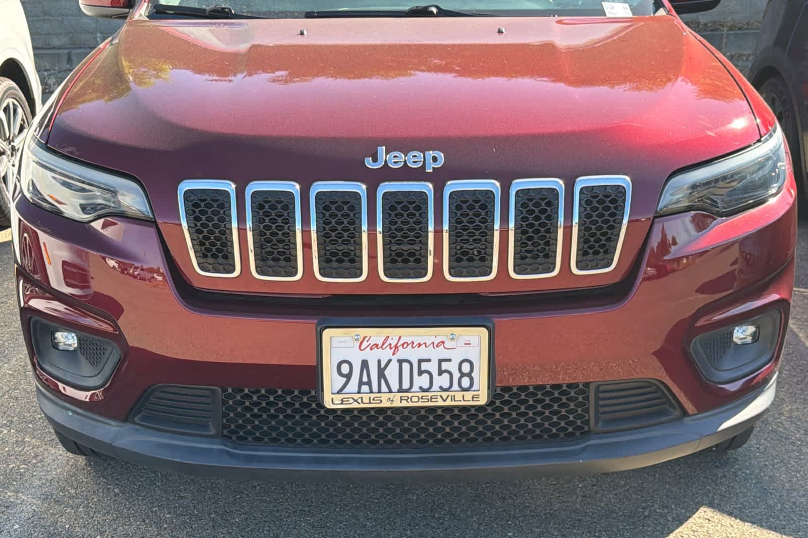 Used 2019 Jeep Cherokee Latitude Plus w/ Cold Weather Group AWD/4WD image 9