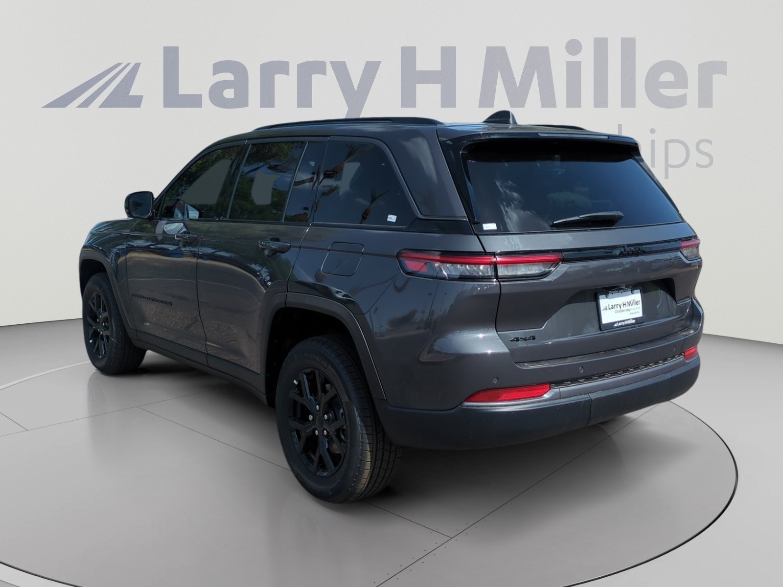 New 2026 Jeep Grand Cherokee Altitude AWD/4WD image 3