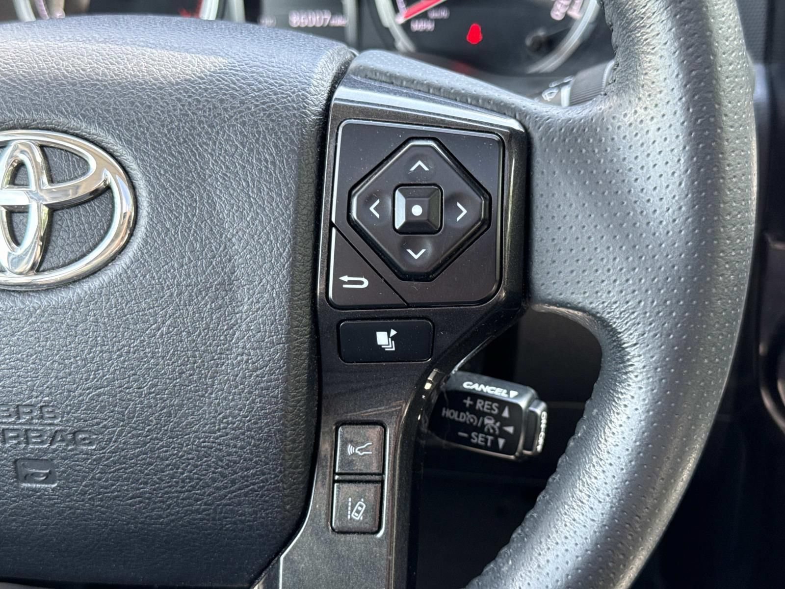 Used 2022 Toyota 4Runner TRD Off-Road Premium AWD/4WD image 14