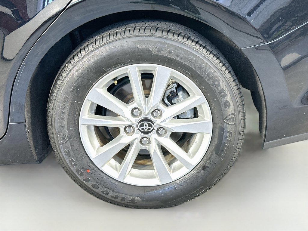 Used 2025 Toyota Camry LE FWD image 33