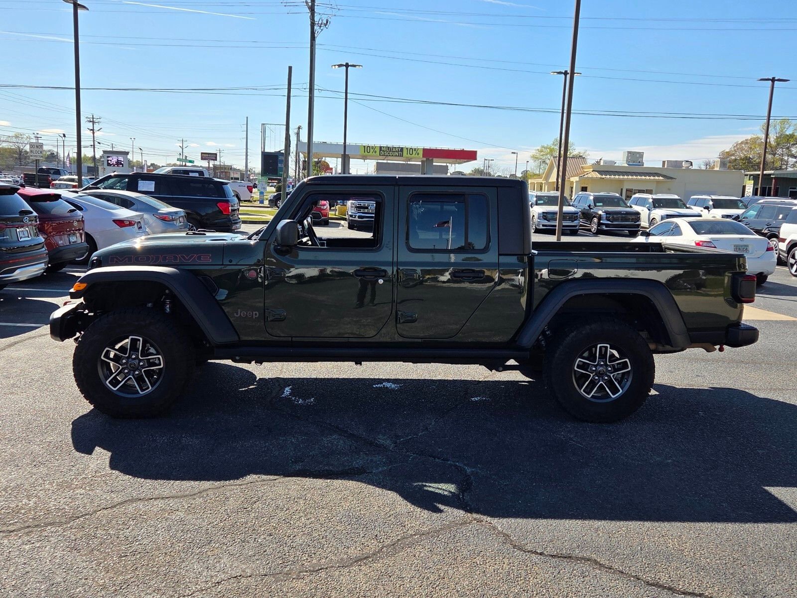 Used 2024 Jeep Gladiator Mojave w/ Safety Group image 4