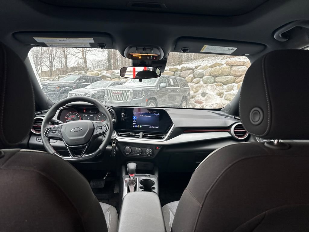 Used 2024 Chevrolet Trax RS w/ Sunroof Package image 24