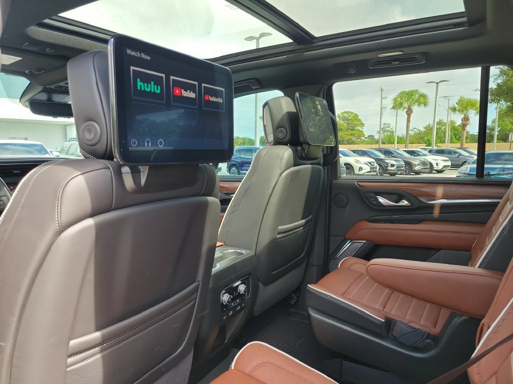 Used 2024 GMC Yukon Denali Ultimate AWD/4WD image 26