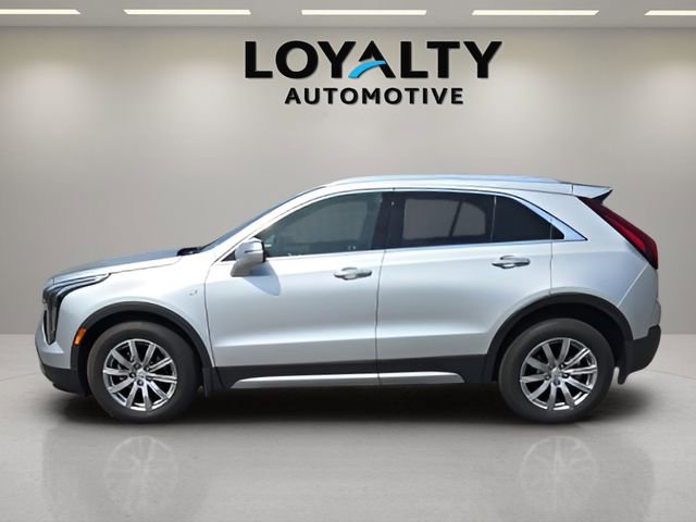 Used 2022 Cadillac XT4 Premium Luxury w/ Technology Package image 2