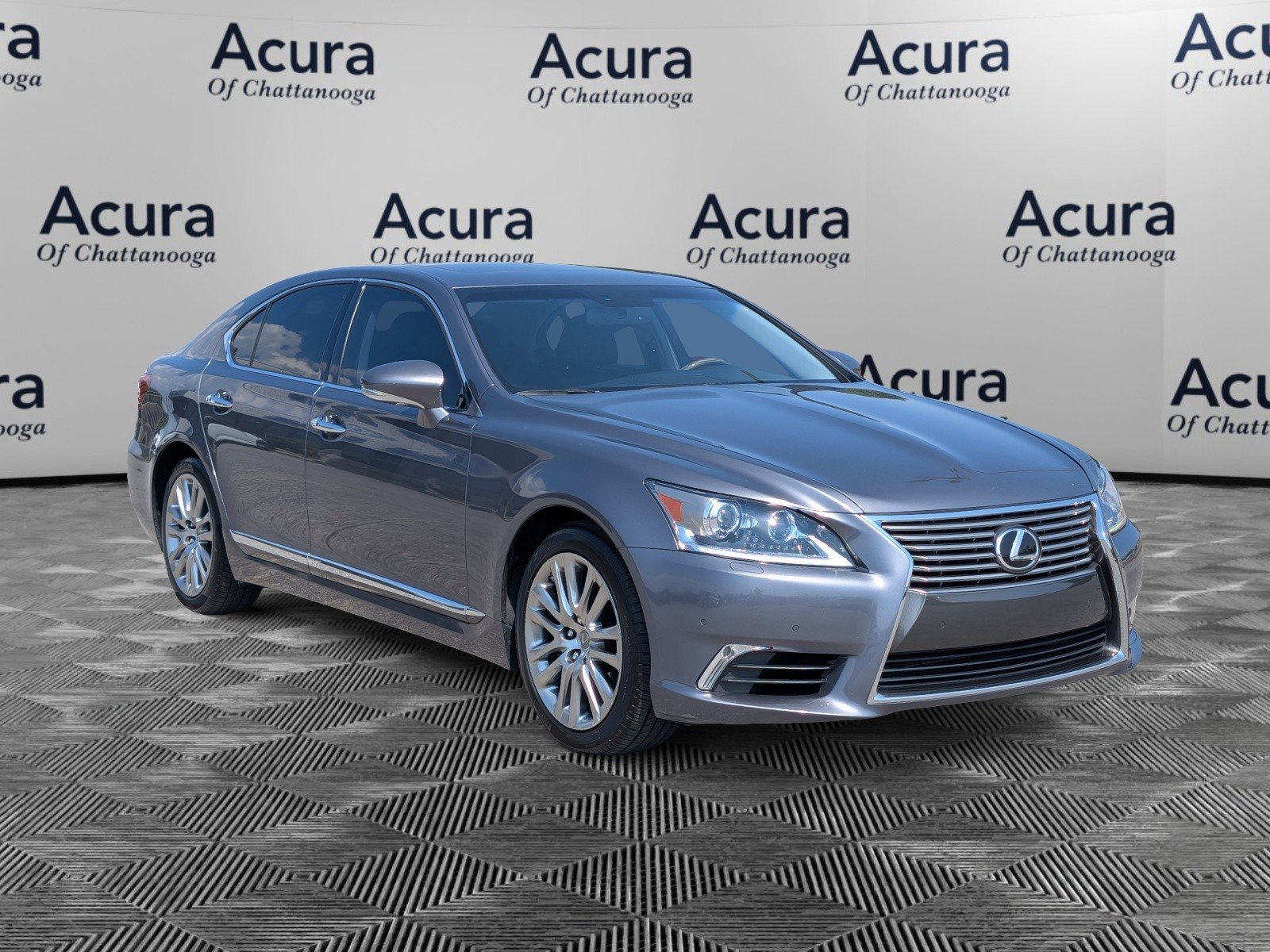 Used 2015 Lexus LS 460 image 2