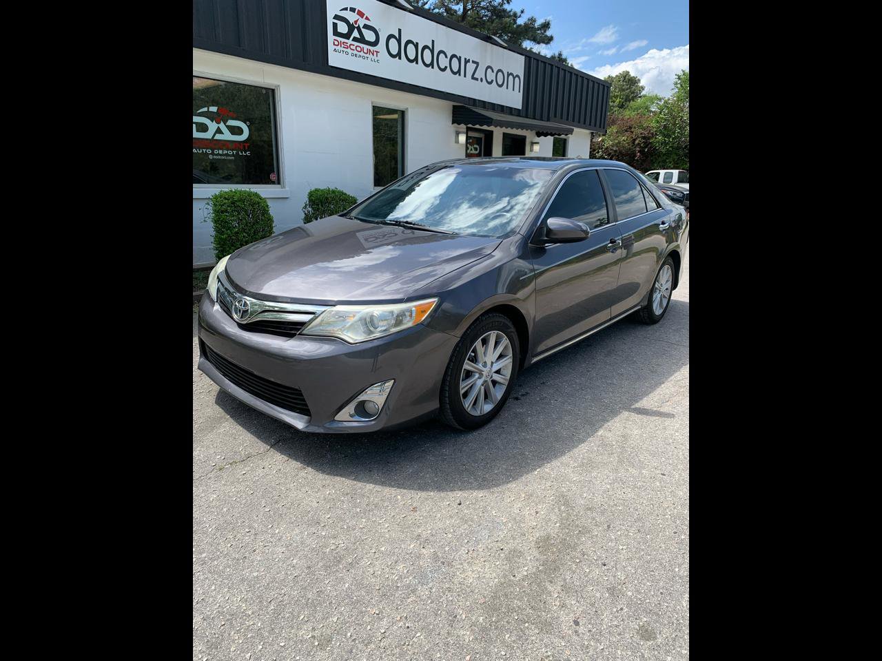 Used 2014 Toyota Camry XLE w/ Leather Package FWD image 1