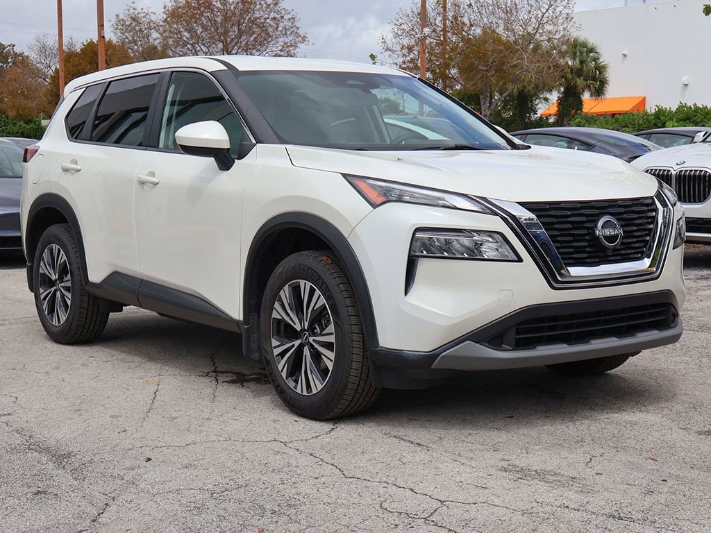 Used 2023 Nissan Rogue SV FWD image 2