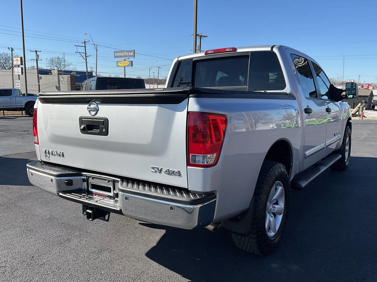 Used 2013 Nissan Titan SV w/ SV Premium Utility Pkg image 5