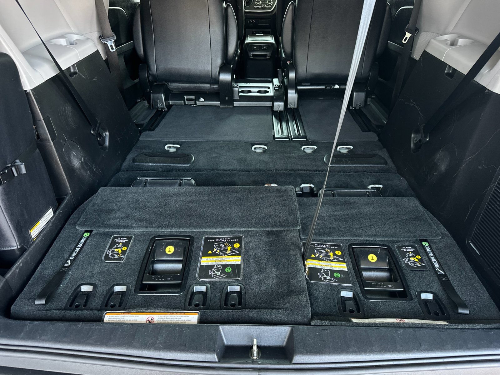 Used 2017 Toyota Sienna SE Premium FWD image 16