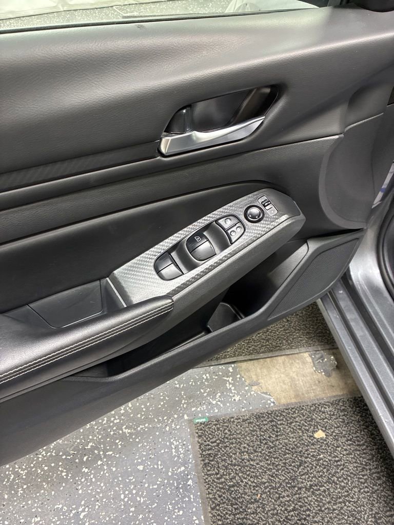 Used 2024 Nissan Altima 2.5 SV image 11