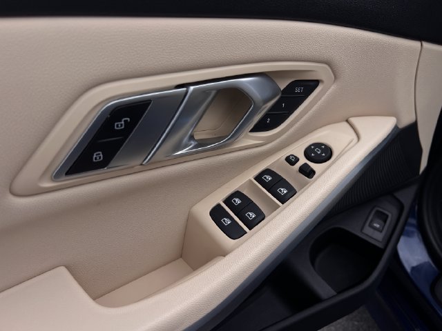 Used 2019 BMW 330i Sedan w/ Convenience Package RWD image 11
