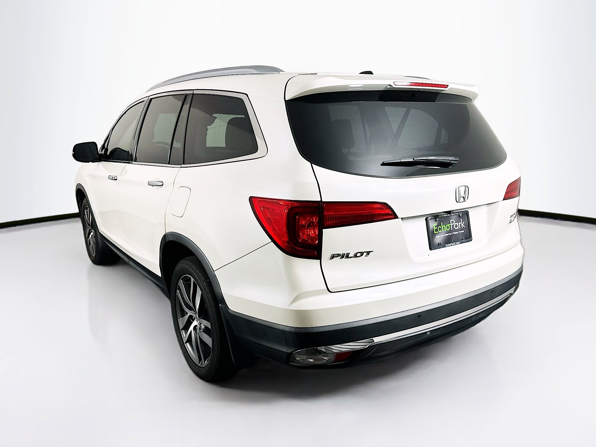 Used 2017 Honda Pilot Elite image 5