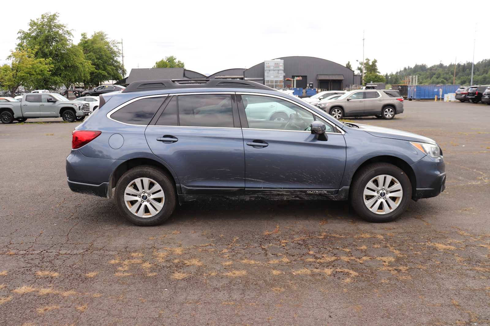 Used 2017 Subaru Outback 2.5i Premium AWD/4WD image 4
