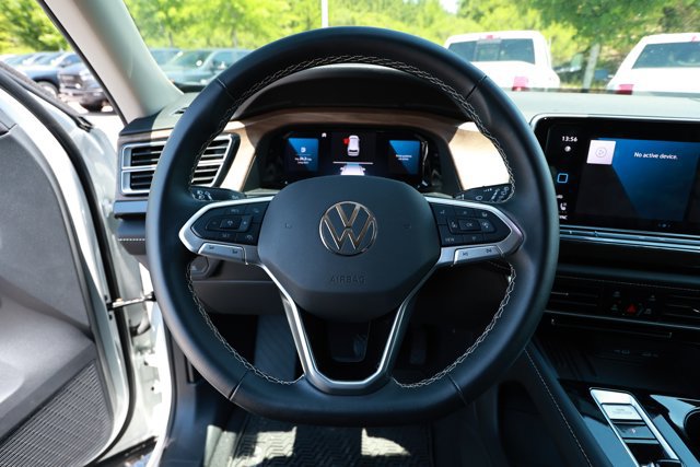 Used 2025 Volkswagen Atlas SE w/ Black Wheel Package FWD image 10