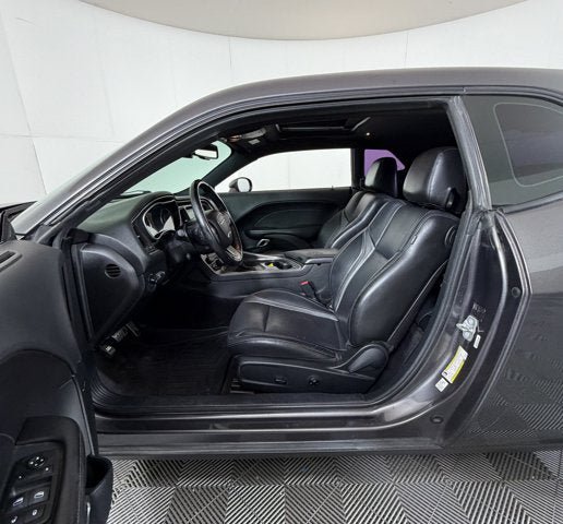 Used 2018 Dodge Challenger SXT Plus RWD image 7