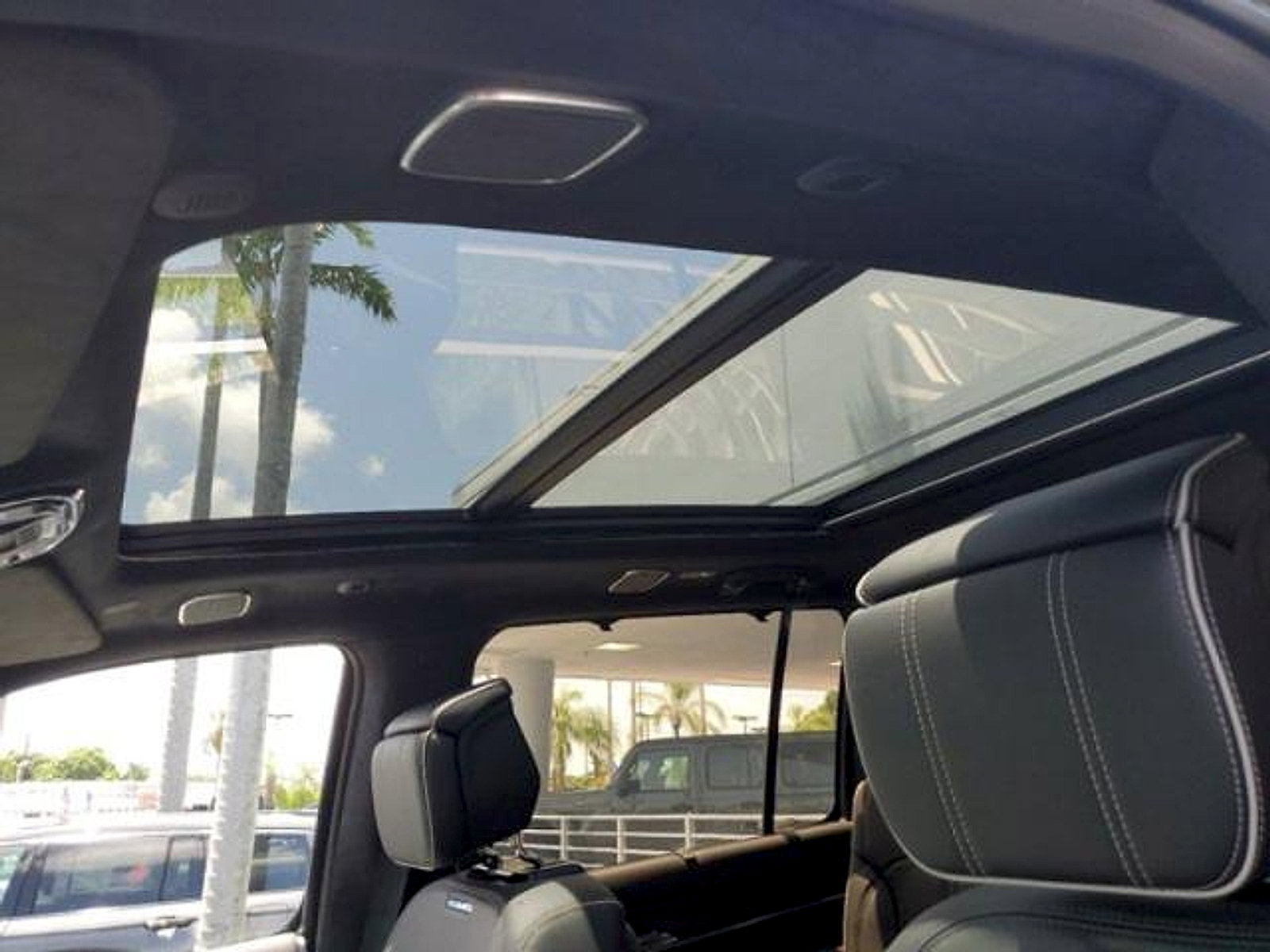 New 2023 Jeep Grand Wagoneer Series II w/ Premium Group II AWD/4WD image 13
