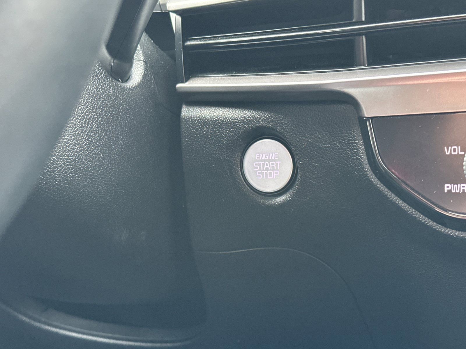 Used 2024 Kia Sorento S image 23