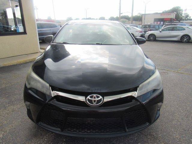 Used 2015 Toyota Camry XSE FWD image 3