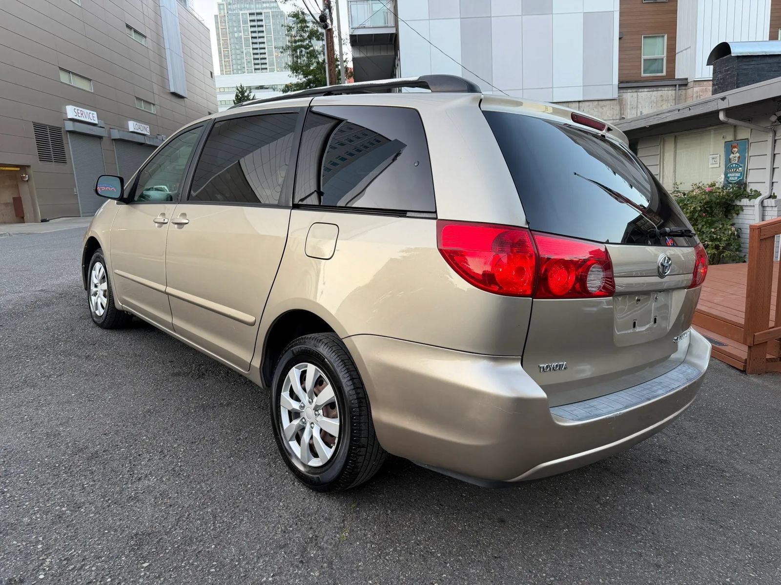 Used 2007 Toyota Sienna CE FWD image 11