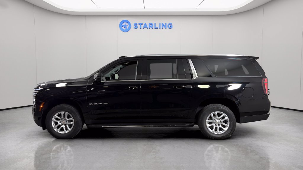 Used 2026 Chevrolet Suburban LT w/ Comfort Package AWD/4WD image 4