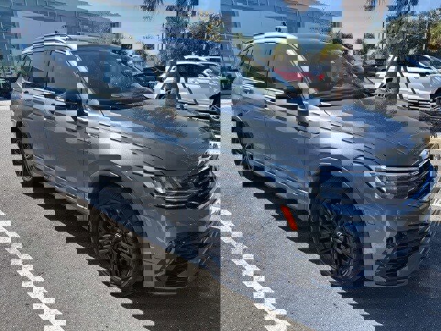 Used 2022 Volkswagen Tiguan SE R-Line