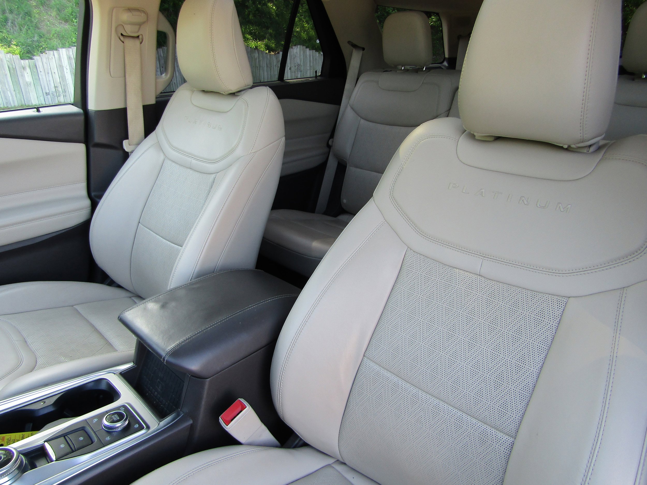 Used 2021 Ford Explorer Platinum w/ Equipment Group 601A AWD/4WD image 32