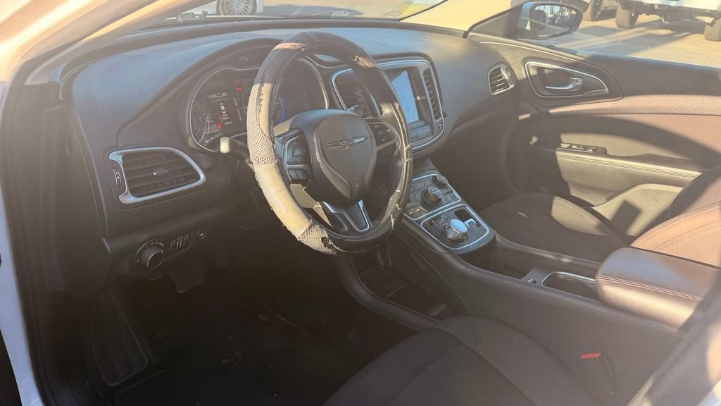 Used 2015 Chrysler 200 Limited w/ Convenience Group FWD image 5