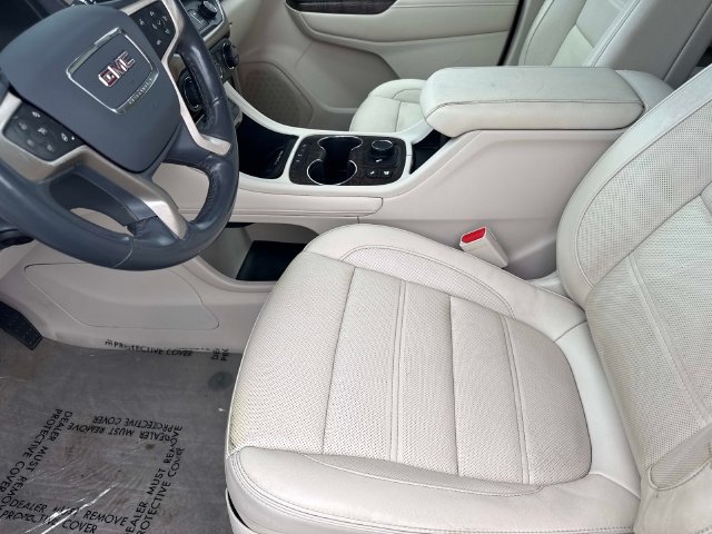 Used 2020 GMC Acadia Denali w/ Technology Package FWD image 21
