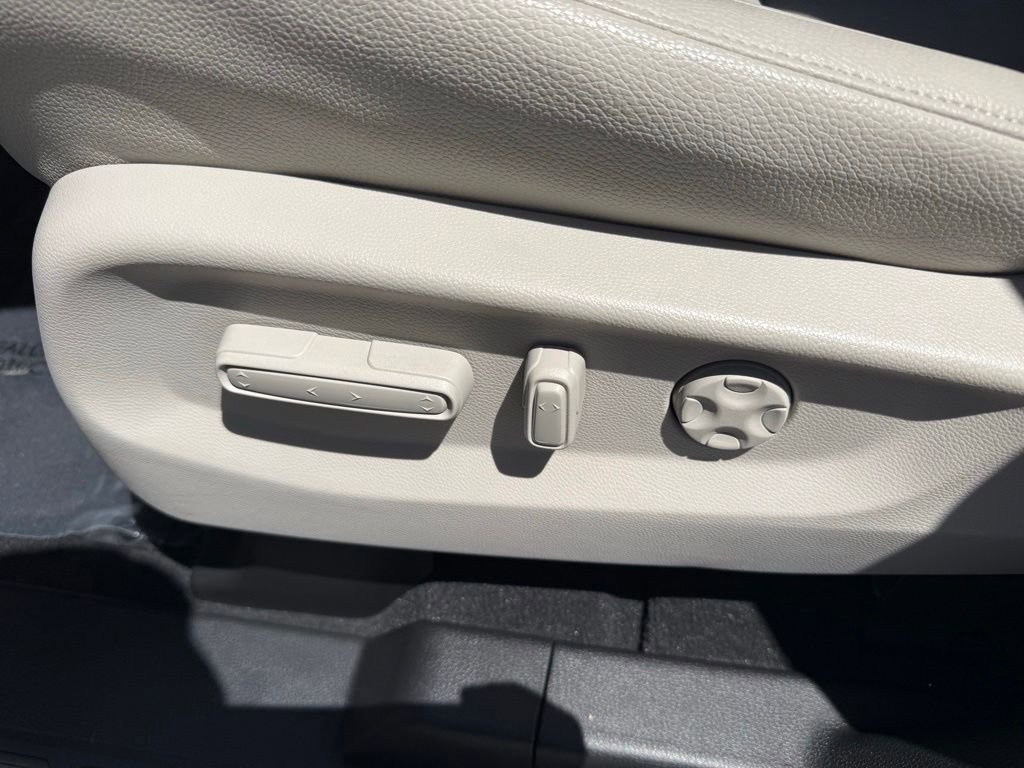 Used 2026 Honda Odyssey EX-L image 12