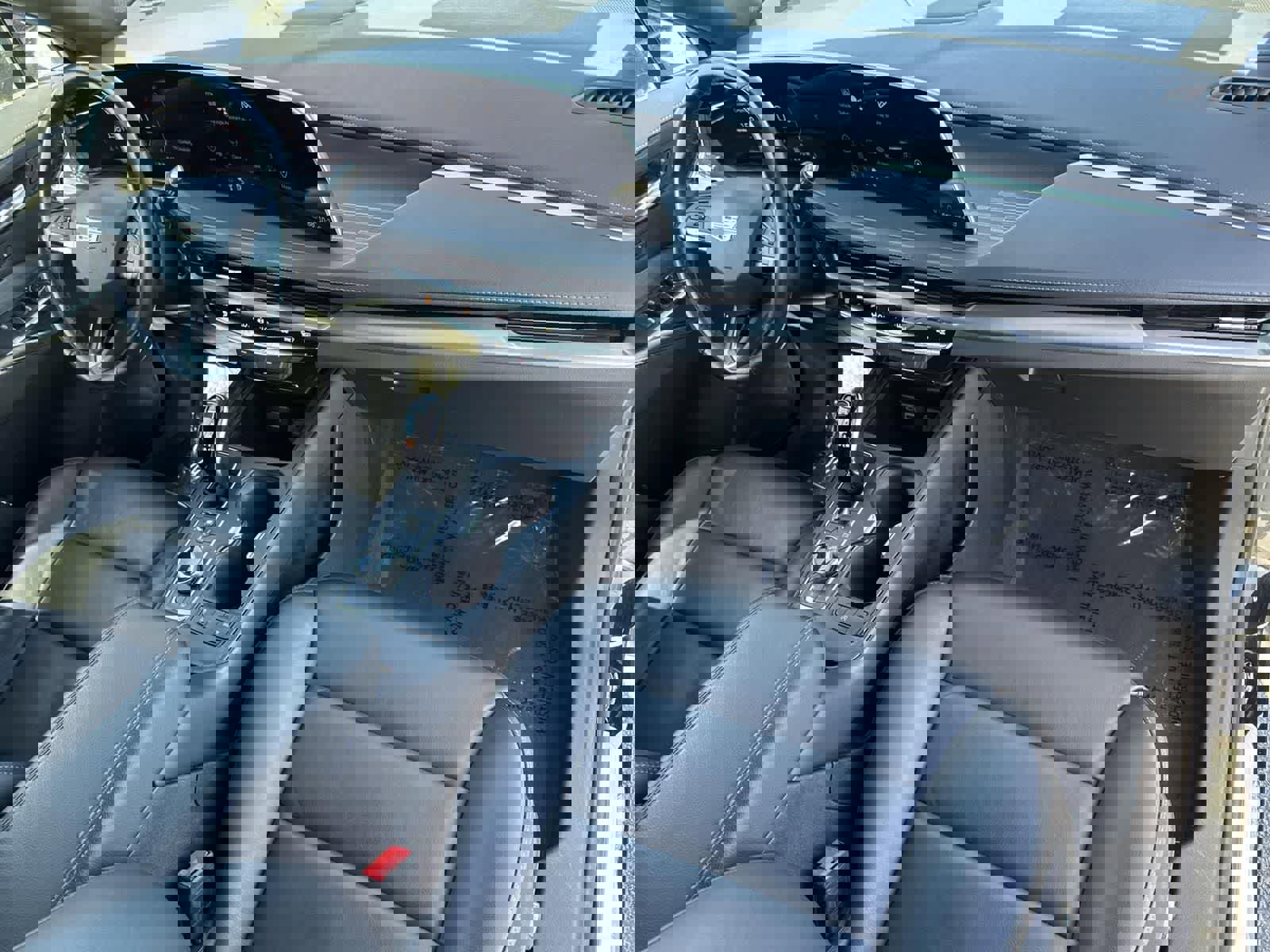 Used 2024 Cadillac XT4 Premium Luxury image 39