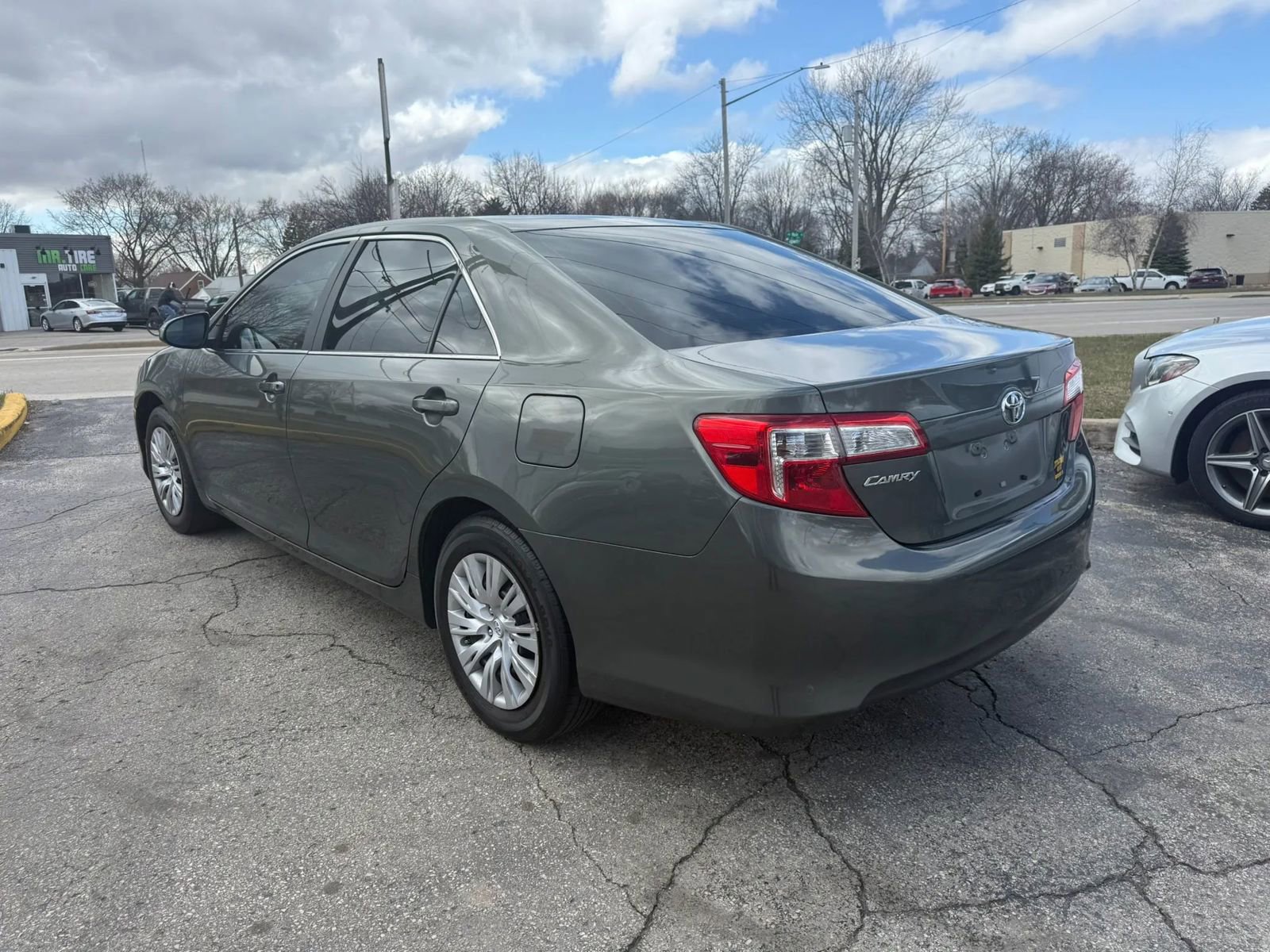 Used 2013 Toyota Camry L image 7