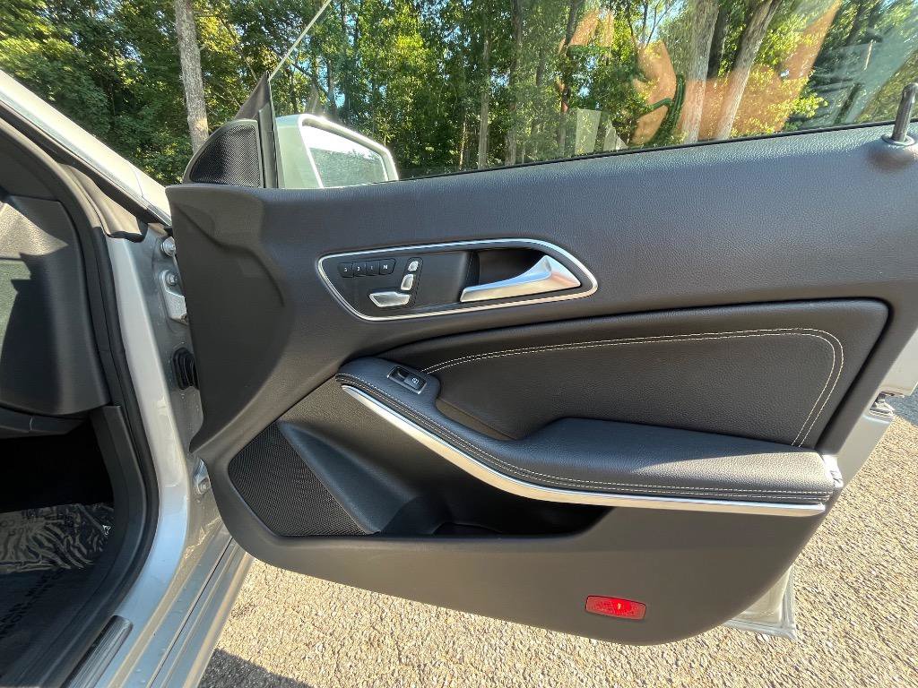 Used 2018 Mercedes-Benz CLA 250 image 39
