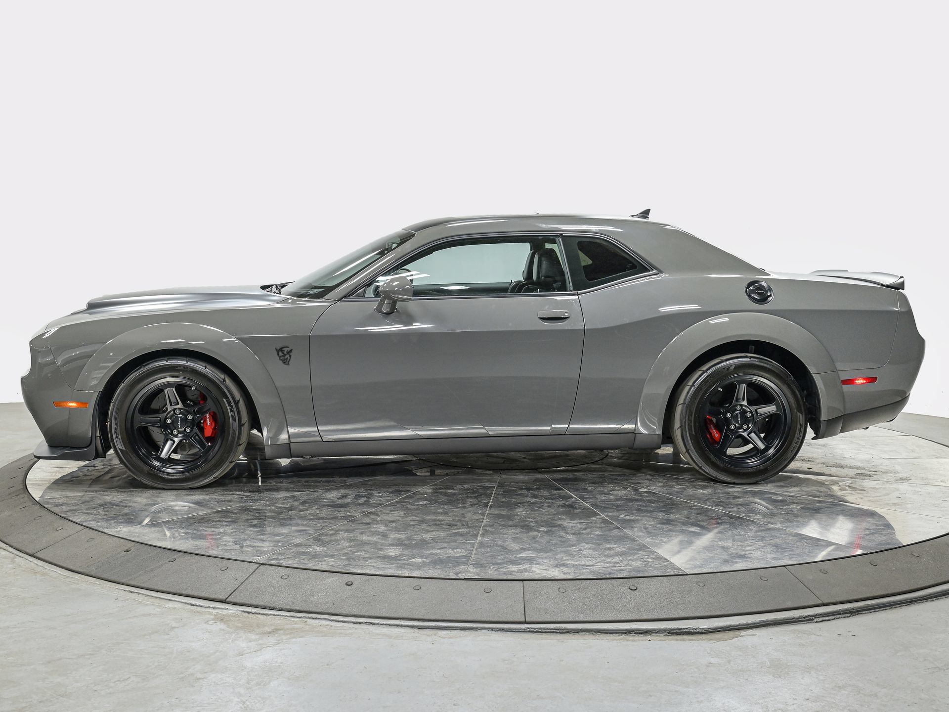 Used 2018 Dodge Challenger SRT Demon RWD image 2