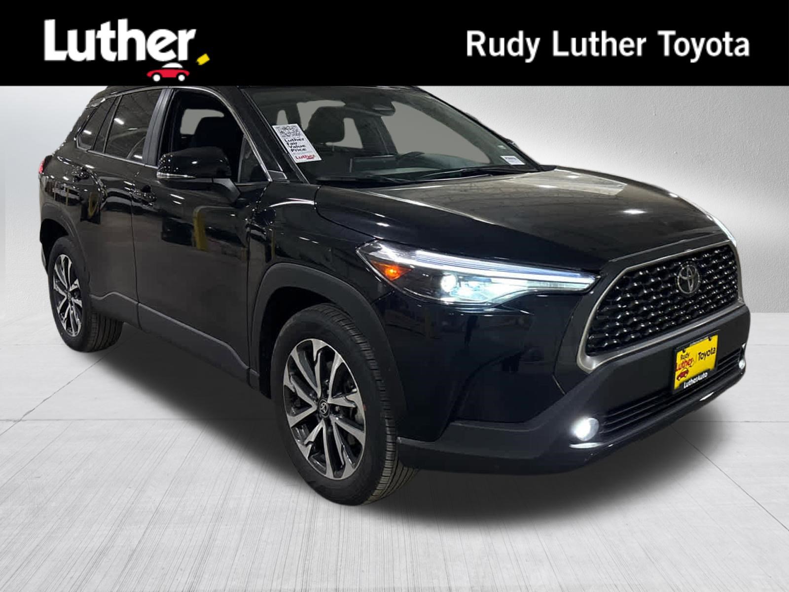 Used 2025 Toyota Corolla Cross XLE AWD/4WD image 1