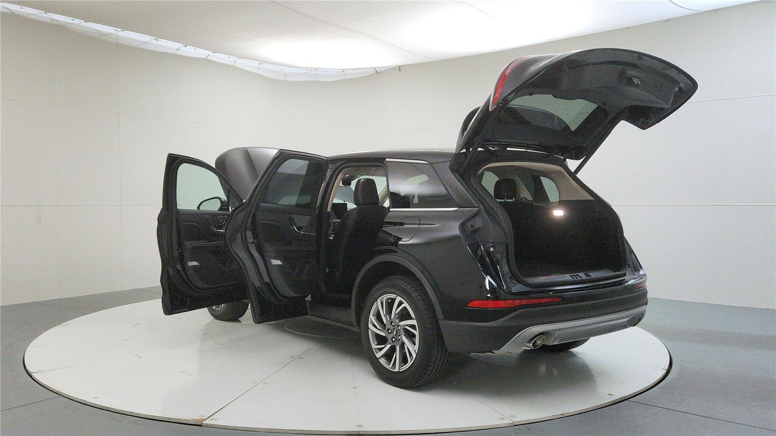 Used 2023 Lincoln Corsair AWD w/ Equipment Group 101A image 12