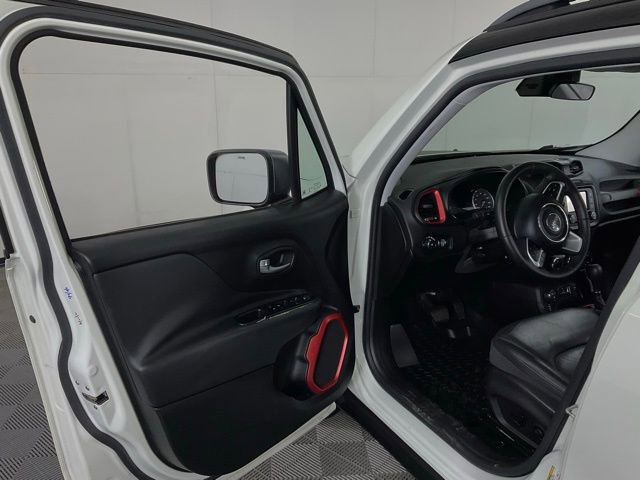 Used 2015 Jeep Renegade Trailhawk w/ Premium Leather Group image 24